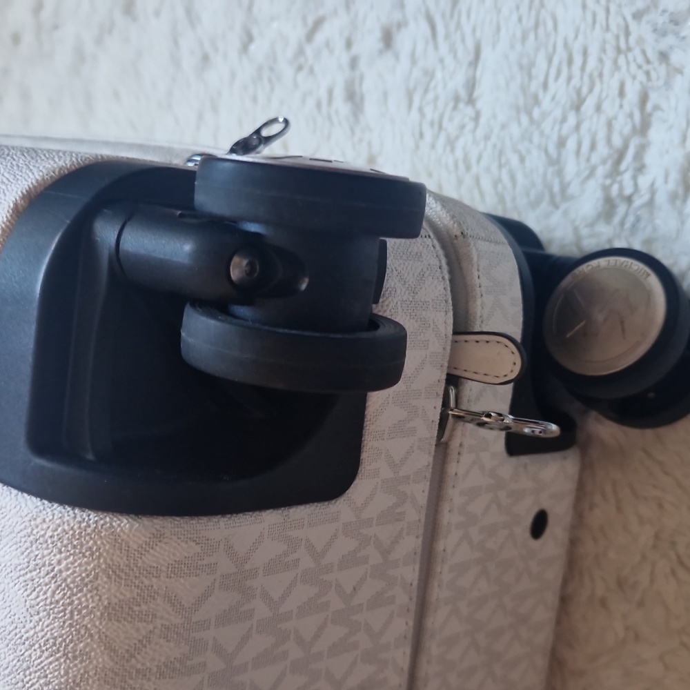 Michael Kors Optic Suitcase - Picture 4 of 10